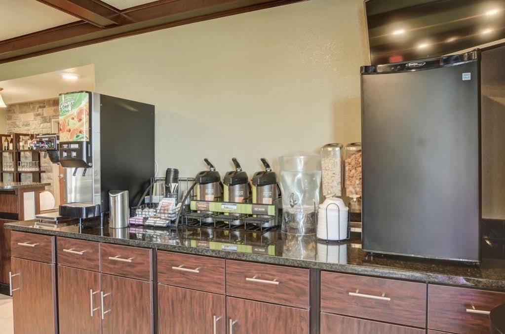 Cobblestone Inn & Suites - Lakin Exteriér fotografie